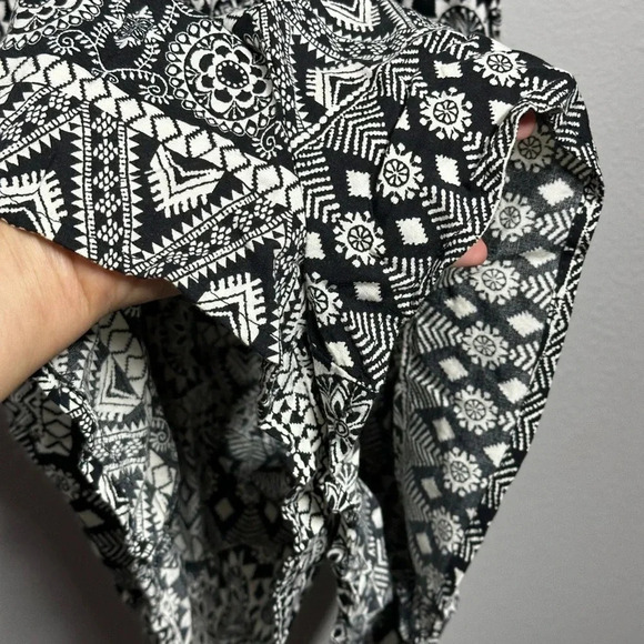 Divided By H&M Women Black/white Romper Shorts Size 2.‎ - Picture 8 of 11